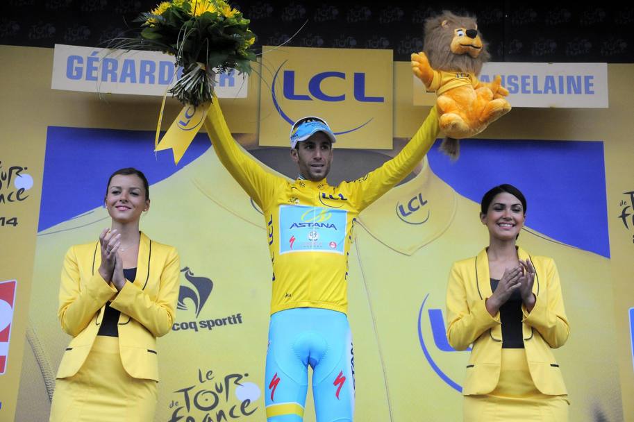 Vincenzo Nibali chiude il suo sesto giorno in maglia gialla. Epa